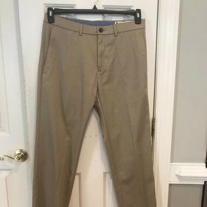 Men's Haggar Flat Front Slacks.  Size 34 x 32.
